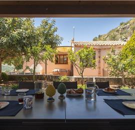 3 bedroom villa with pool and tennis court in Sicily, sleeps 6-8